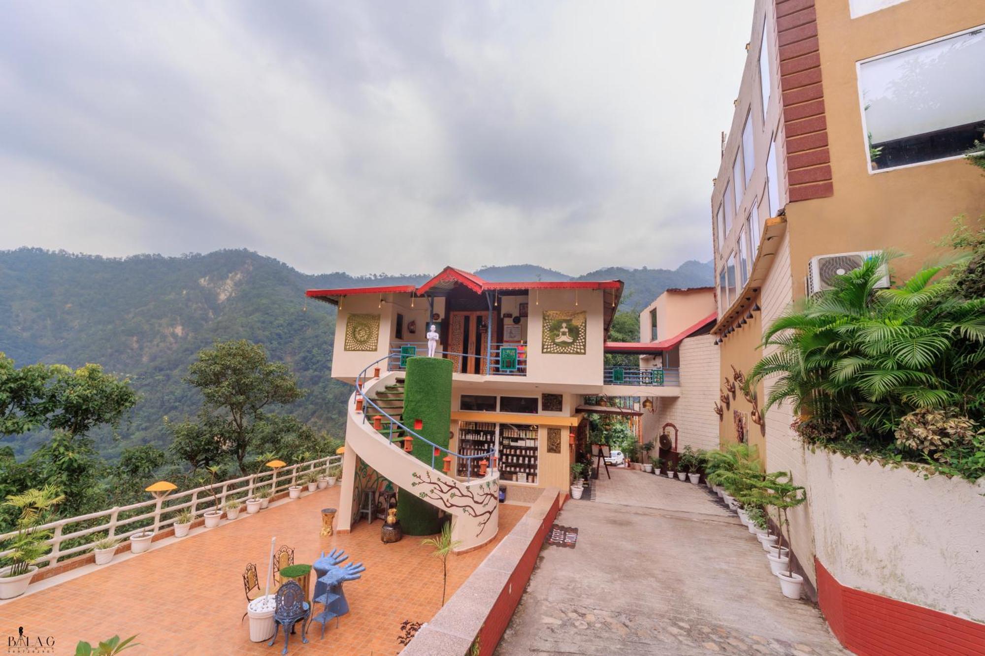 Hotel Veda5 Ayurveda & Yoga Retreat à Rishīkesh Extérieur photo