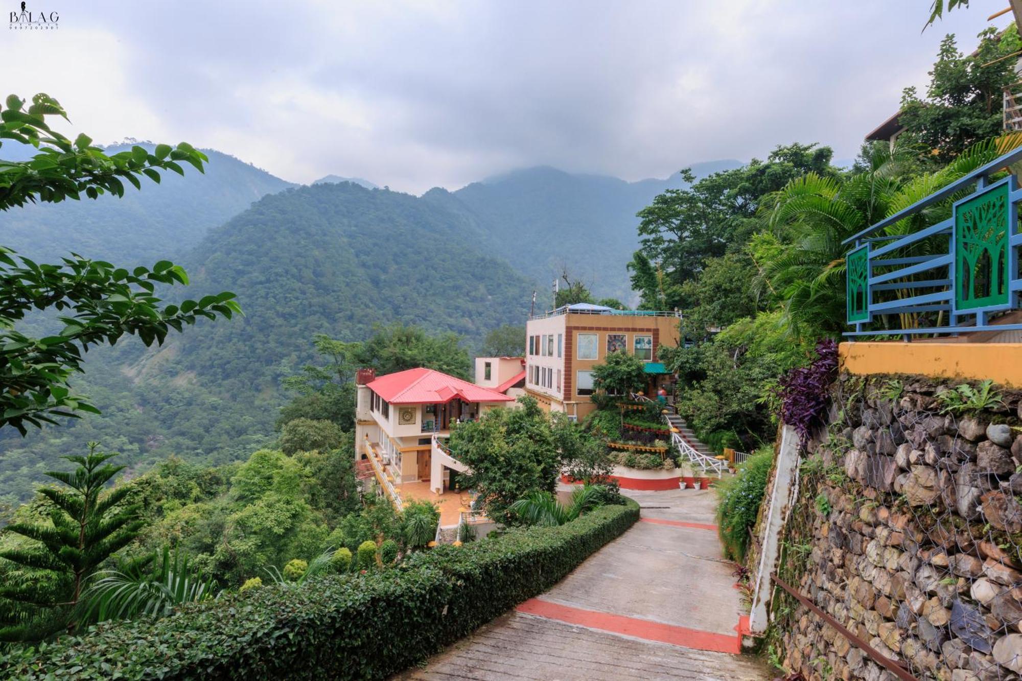 Hotel Veda5 Ayurveda & Yoga Retreat à Rishīkesh Extérieur photo