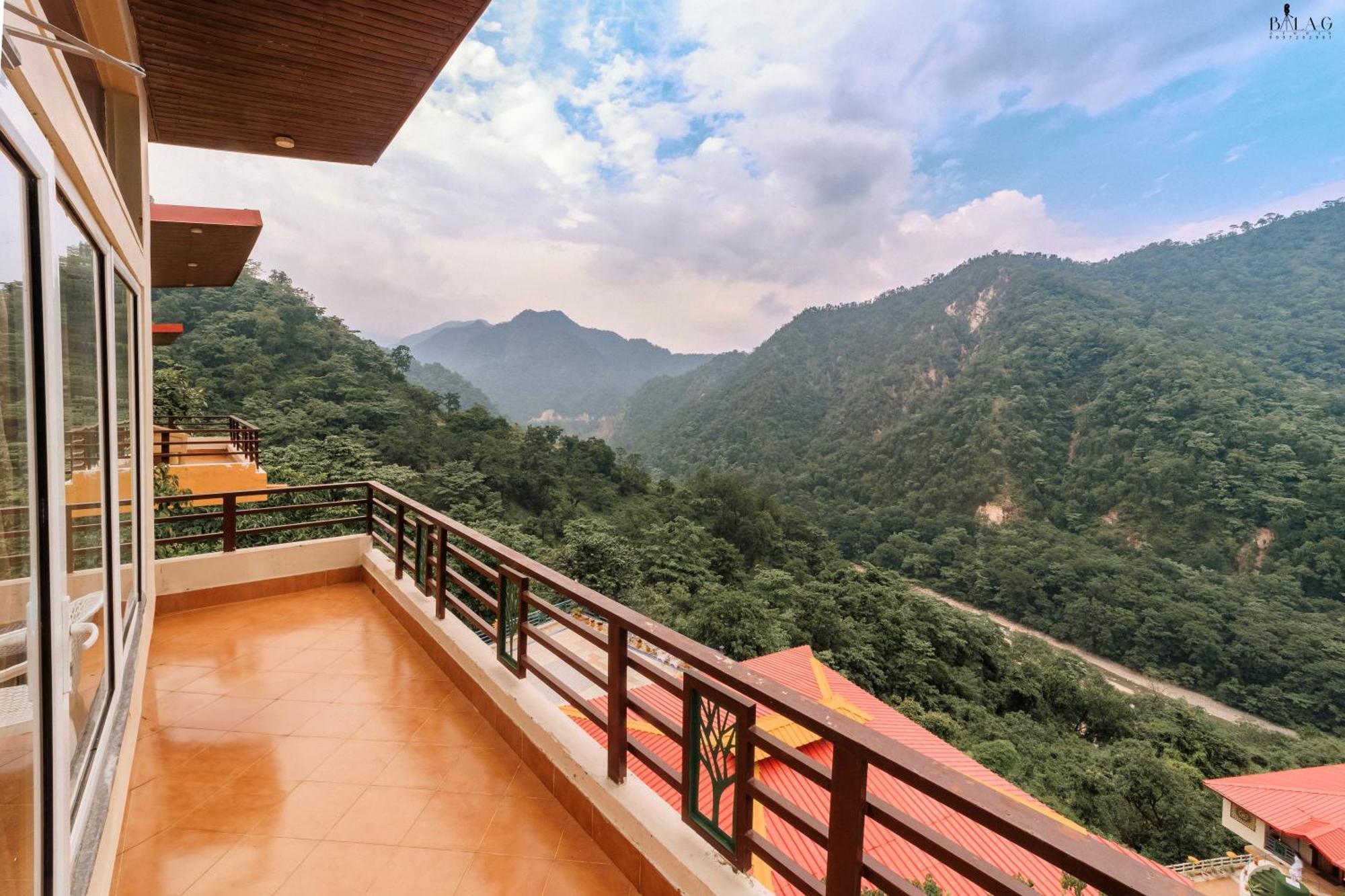 Hotel Veda5 Ayurveda & Yoga Retreat à Rishīkesh Extérieur photo