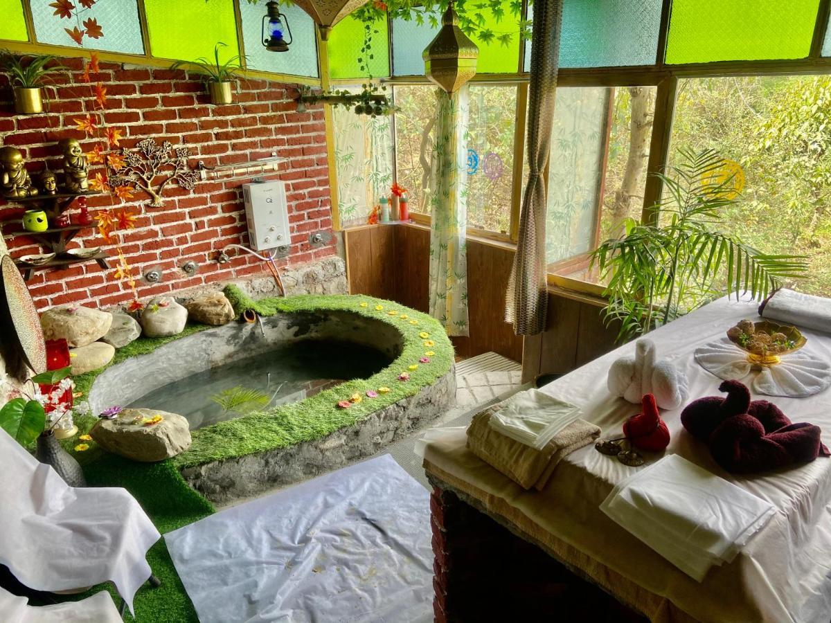 Hotel Veda5 Ayurveda & Yoga Retreat à Rishīkesh Extérieur photo